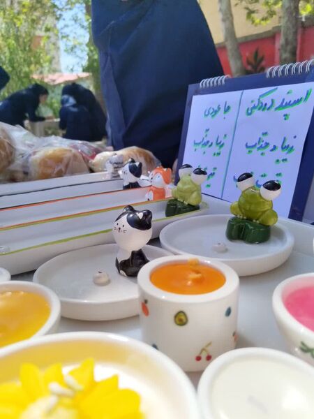 بازارچه کسب‌ و کار با هدف کارآفرینی در آموزشگاه نورایمان