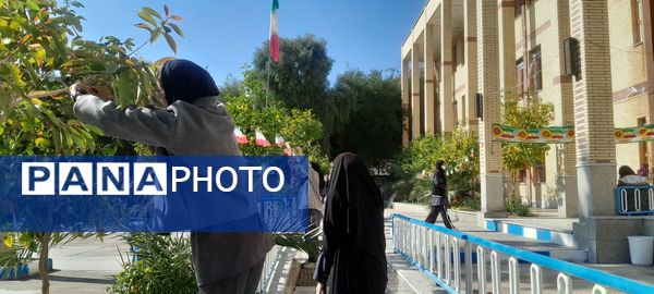 آموزشگاه فاطمیه جیرفت به استقبال «دهه فجر»