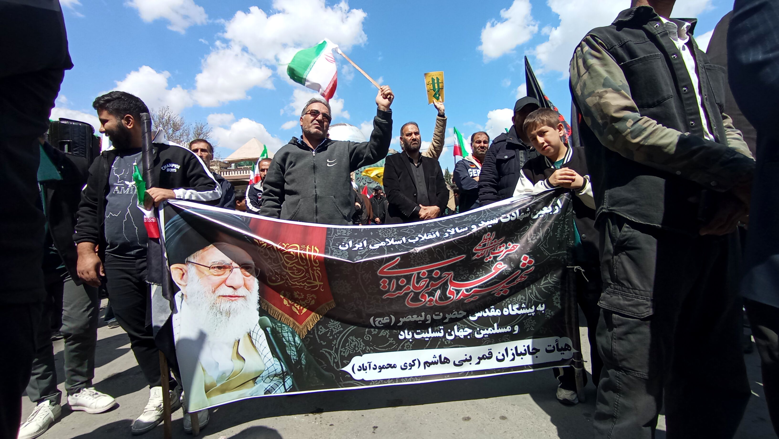 سیل خروشان عشاق رهبر شهید انقلاب اسلامی در بروجرد 