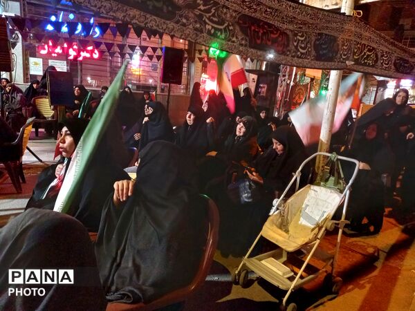 همراهی هیات زینب کبری(س) با کاروان نمادین اسرای کربلا