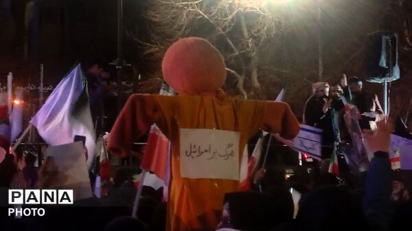 حضور گسترده و پرشور مردم انقلابی نیشابور در مراسم شهادت رهبر شهید