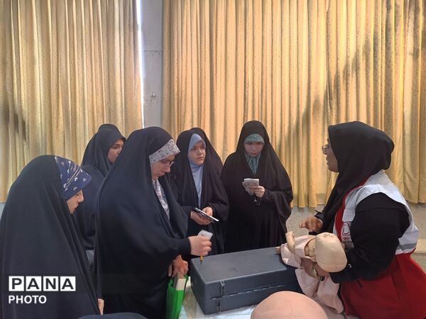 آغاز بازدید دانش‌آموزان از «پاتوق نوجوان مبارز» و غرفه‌های تخصصی