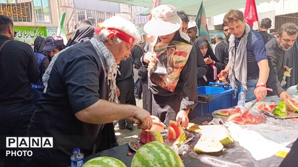  موکب کانون بسیج فرهنگیان منطقه ۱۰ در روز تشییع قائد شهید