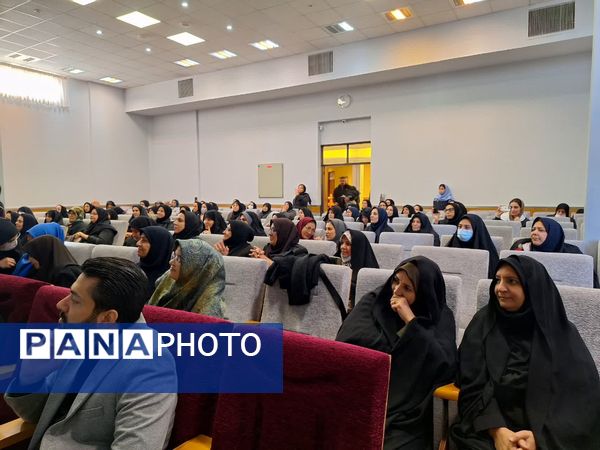 آیین تجلیل پایه گذاران مهر و امید در ناحیه۶ مشهد