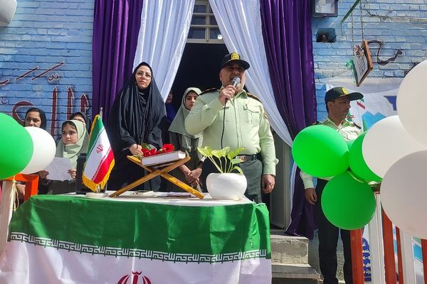 از درس تا دفاع مقدس،دانش آموزان پای کار یاد شهدا با طنین صدای زنگ مقاومت و ایثار 