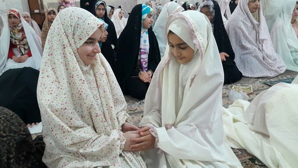 لحظات نورانی اعتکاف و نماز جماعت در مسجد امام حسن عسگری(ع)