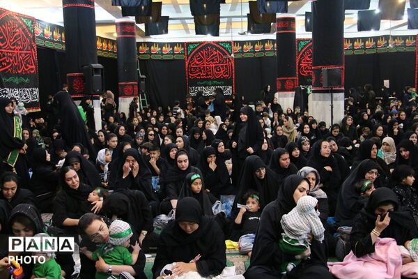 تجدید پیمان مادران قرچکی با آرمان‌های عاشورا در مراسم شیرخوارگان حسینی