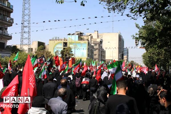 تجلی وفاداری؛ نگاهی به تصاویر مراسم بزرگداشت رهبر امت