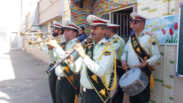 ویژه‌برنامه هفته نیروی انتظامی در دبستان شرف‌الدین علی 