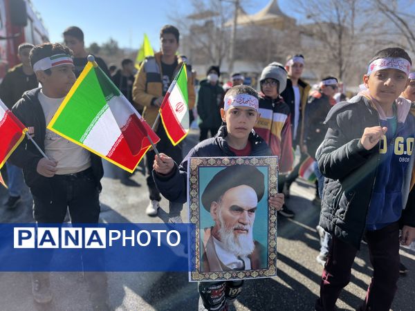 حضور دهه نودی‌ها در راهپیمایی 22 بهمن 