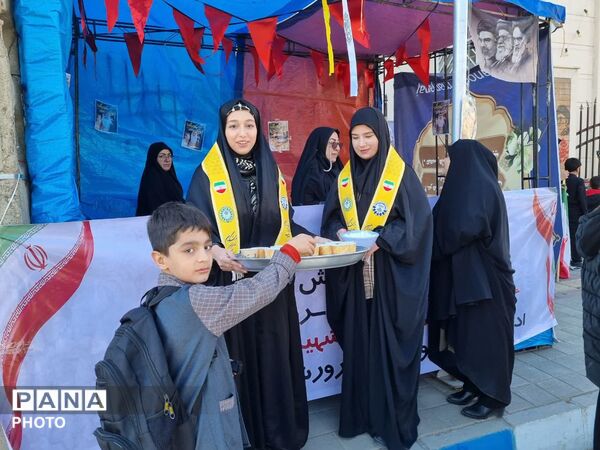 برپایی موکب سازمان دانش‌آموزی در حاشیه اجتماعات جنگ رمضان در همدان