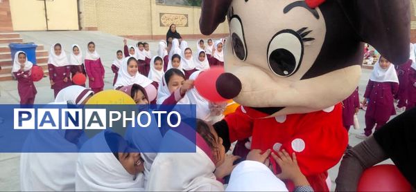 جشن «هفته سلامت روان» در مدرسه شهید سمیه میناب