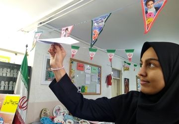  برگزاری جشنواره ساخت موشک کاغذی در مرکز پرورش استعدادهای درخشان فرزانگان شهریار