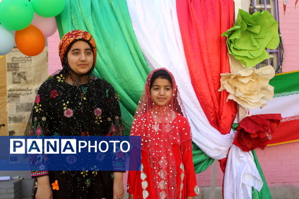 جشن دهه فجر انقلاب اسلامی در دبیرستان رضوان شهرستان بوشهر