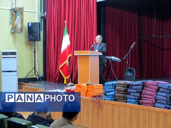 تقدیر از دانش‌آموزان برتر مدرسه آل نبی 