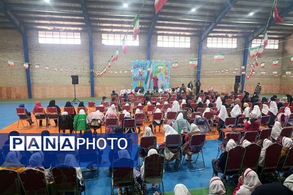  جشن ولادت امام زمان (عج) در مدارس روستای طارند پیشوا 