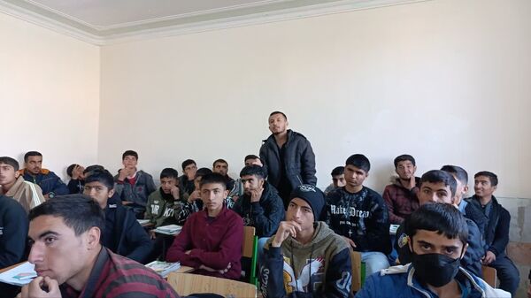 نشست جهاد تبیین به‌مناسبت گرامیداشت دهه‌مبارک فجر در مدرسه امام خمینی (ره) دیشموک