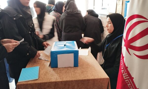  انتخابات شورای دانش‌آموزی در هنرستان کاردانش حافظ