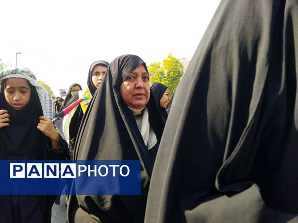 راهپیمایی ۱۳ آبان در تبادکان