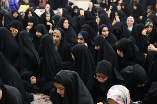 دومین روز اعتکاف دانش‌آموزی دختران در قم