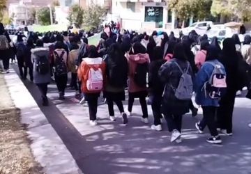 حضور دانش آموزان فریدونشهری در راهپیمایی روز دانش آموز