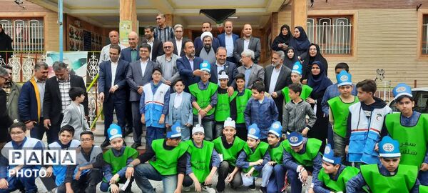 پویش ملی کاشت «نهال امید» در مدرسه نیک‌نژاد ناحیه 4 کرج 