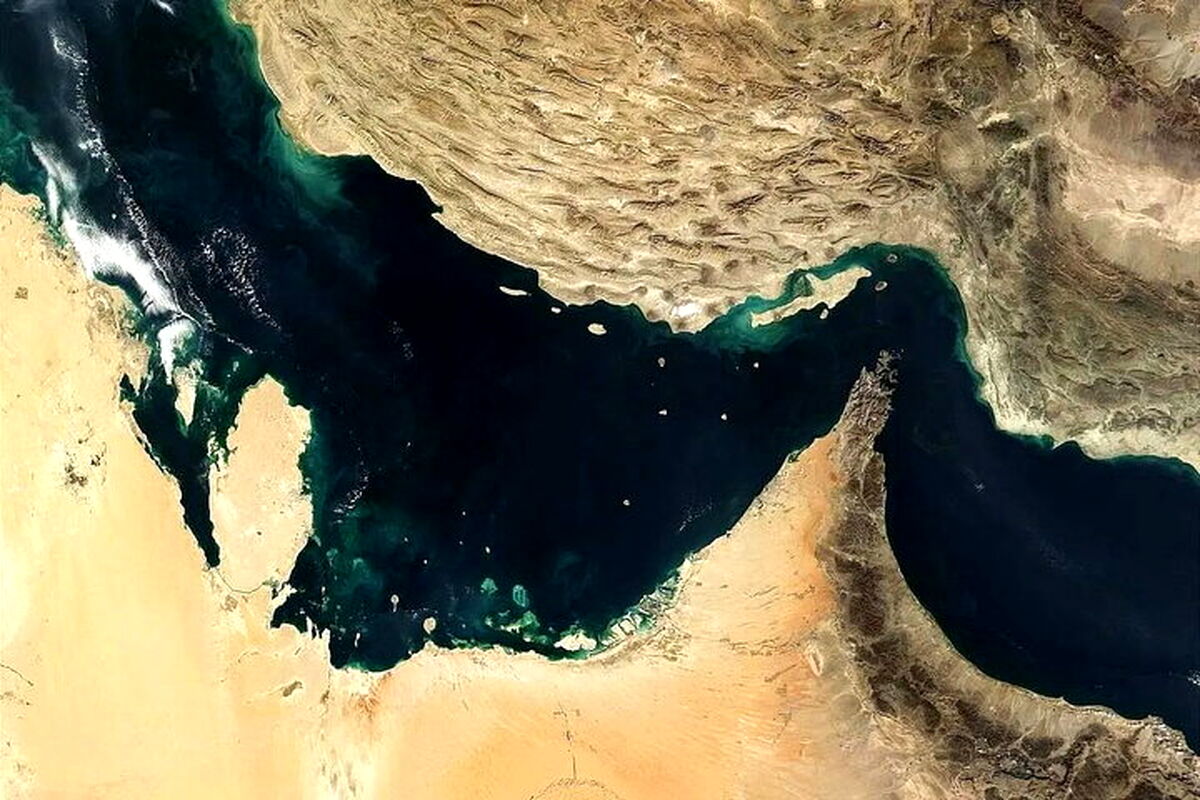 سپاه: دومین شناور متخلف در تنگه هرمز مورد اصابت قرار گرفت