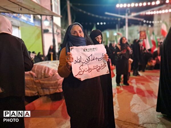  درگزین در سوگ رهبر شهید و کودکان میناب