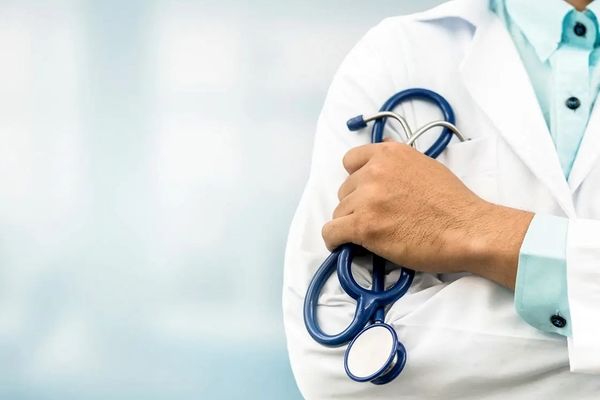 هیچ پزشک یا پرستاری در حوادث دی ماه تحت پیگرد قانونی قرار نگرفته است