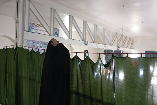 قرائت سوره فتح در مسجد جامع شهر بار