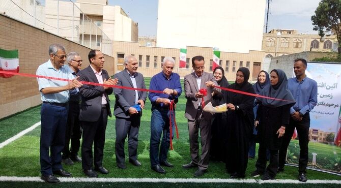 آیین افتتاحیه زمین چمن دبستان شهدای قائمیه