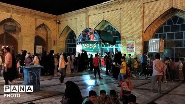 احوالات دهه نودی ها در اجتماعات مردمی 