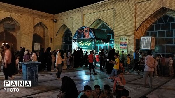 احوالات دهه نودی ها در اجتماعات مردمی 