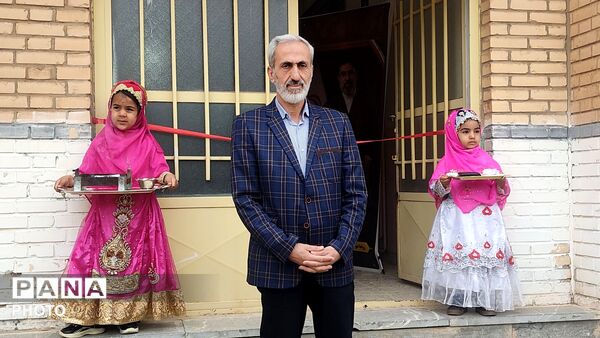 افتتاحیه نمایشگاه دانش‌آموزان کوشش دستنا