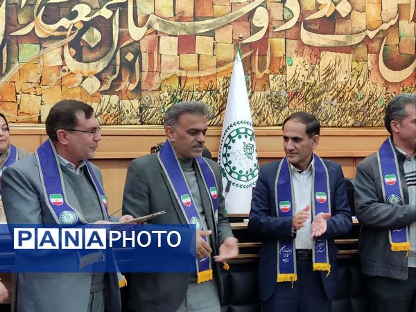 نشست هم‌اندیشی مسئولان سازمان دانش‌آموزی استان فارس روز دوم