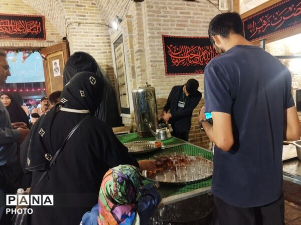 فعالیت چایخانه حضرت زهرا س در مسجد جامع نیشابور 