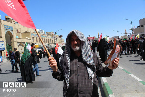 مشهد در سوگ؛ بدرقه باشکوه رهبر شهید انقلاب در جوار بارگاه رضوی/۲