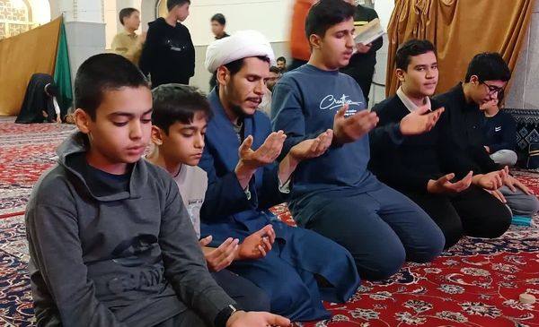 اعتکاف دانش‌آموزی مسجد مصلی اصفهان