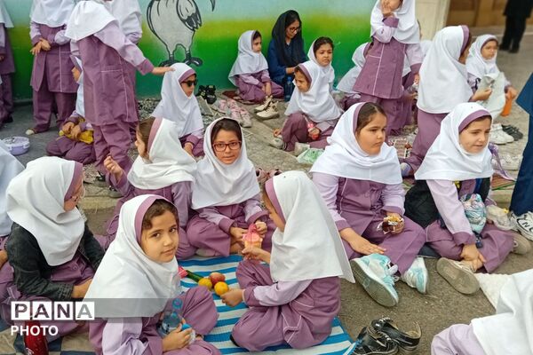 المپیاد ورزشی درون مدرسه ای در مدرسه شهید اسماعیل اسدی شهرستان رباط‌کریم