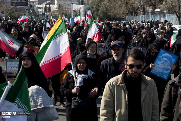 راهپیمایی اقتدار بعد از نماز جمعه - مصلای تهران -2
