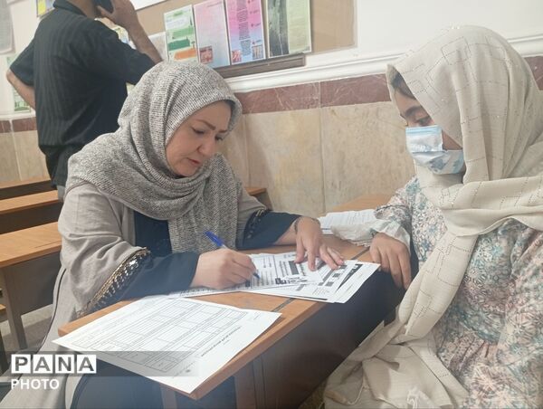 آغاز فرآیند ثبت‌نام دبیرستان فرزانگان ۵ ساوجبلاغ با ویژه برنامه «پروژه مهر» 