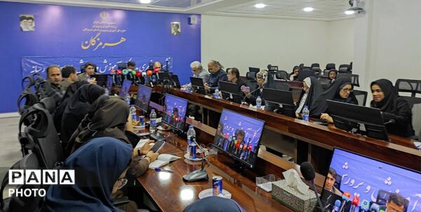 نشست خبری مدیرکل آموزش و پرورش هرمزگان با حضور اصحاب رسانه