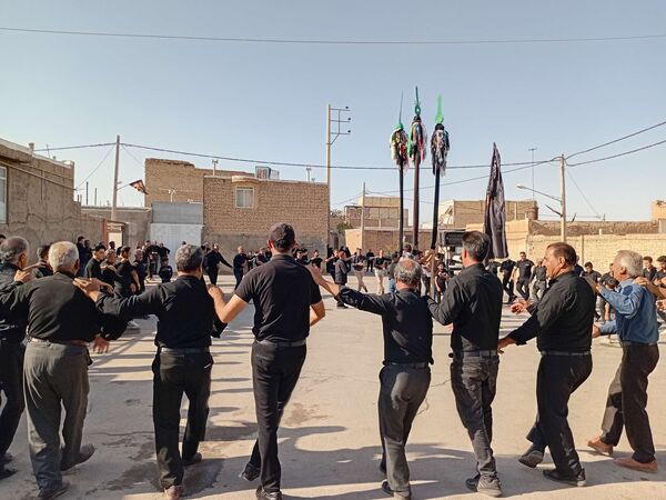 آیین سنتی"حسن - حسین"در روز اربعین حسینی در خلیل آباد