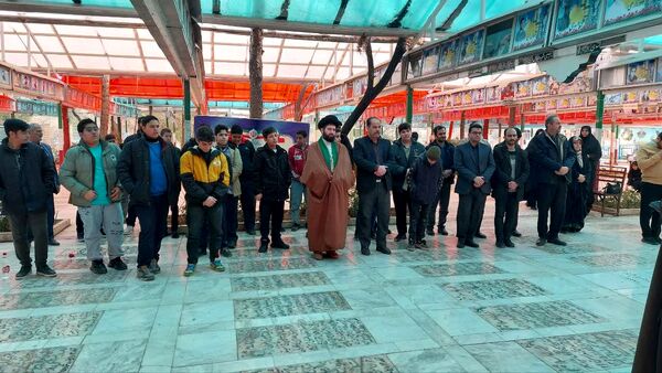 غبارروبی گلزار شهدای قم به‌مناسبت هفته کانون‌های فرهنگی تربیتی