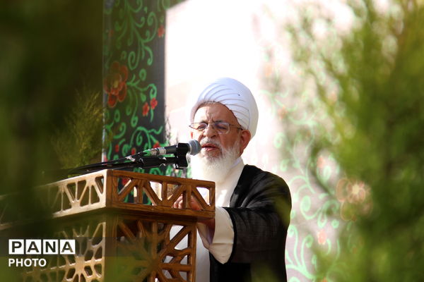 برپایی باشکوه نماز عید فطر در یزد