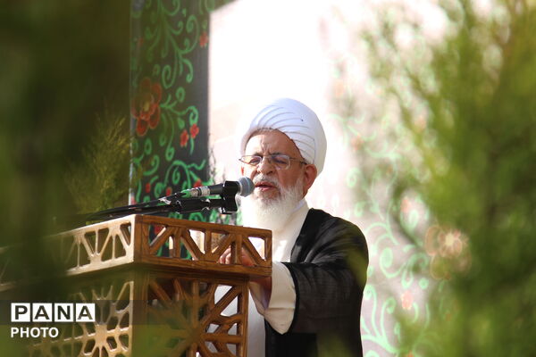 برپایی باشکوه نماز عید فطر در یزد