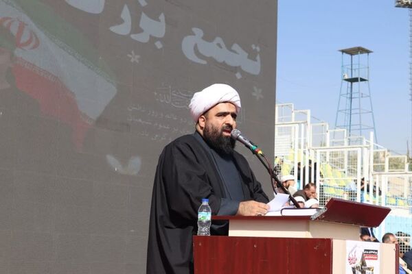 استادیوم ورزشی شهدای شهرستان قدس میزبان پرشورترین مراسم روز دانش‌آموز 