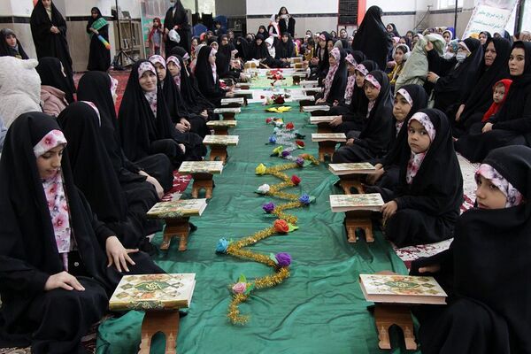 جشن نیمه شعبان و محفل انس با قرآن کریم در آستانه امامزاده سید لطیف(ع) نسیم‌شهر