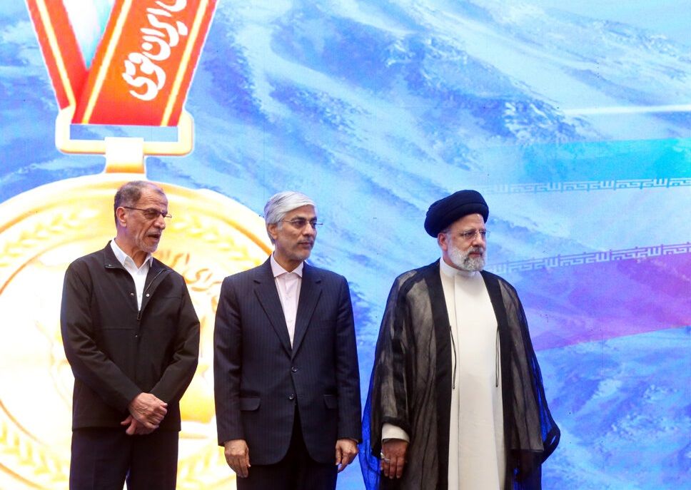 کیومرث هاشمی: بحث مهم آیت‌الله رئیسی خدمت‌گزاری به مردم بود