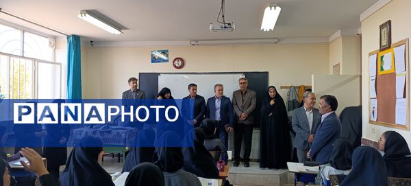 بازدید مدیرکل امور شاهد وزارت آموزش و پرورش از دبیرستان شاهد زینبه